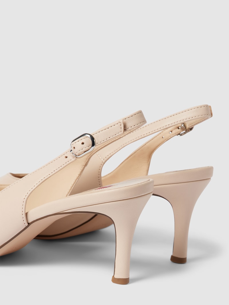 Pumps mit Dornschließe in sand