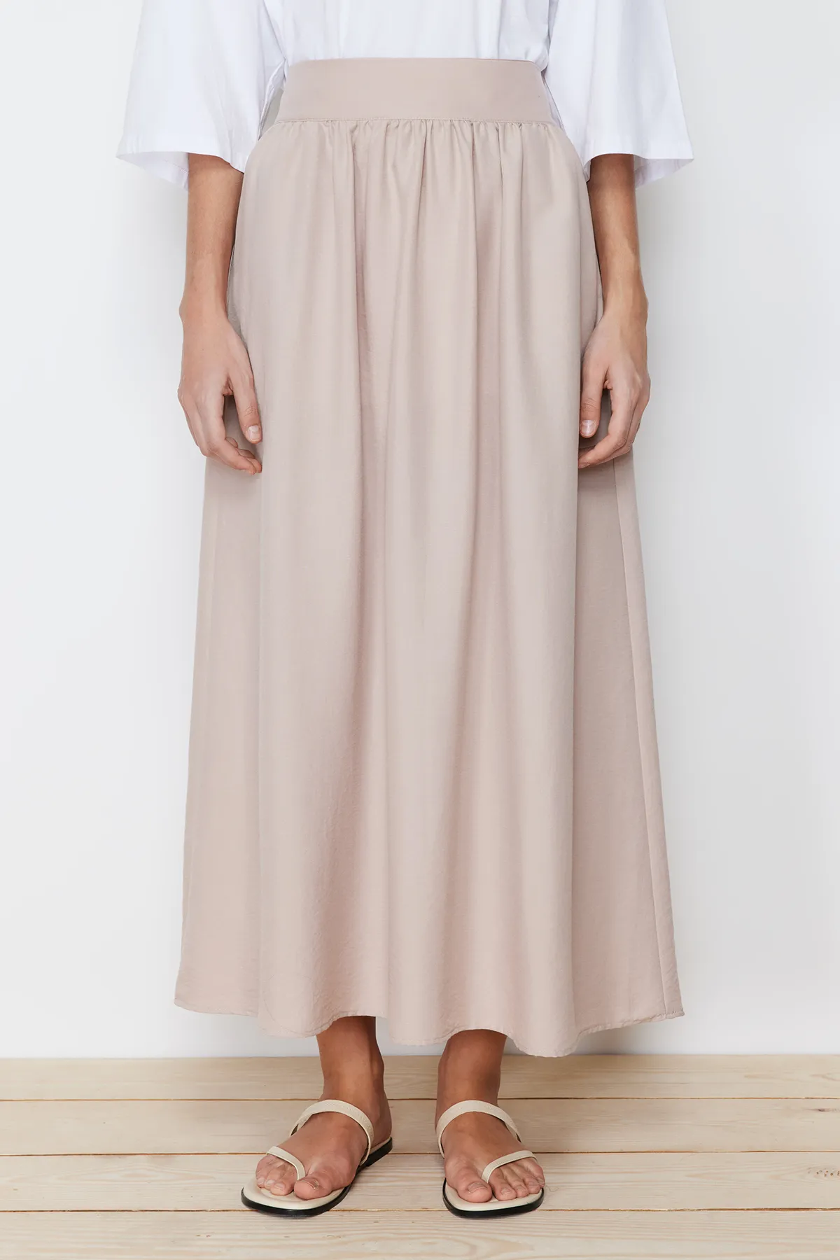 Trendyol Modest  Beiger, schlichter, ausgestellter Webrock TCTSS24EE00004