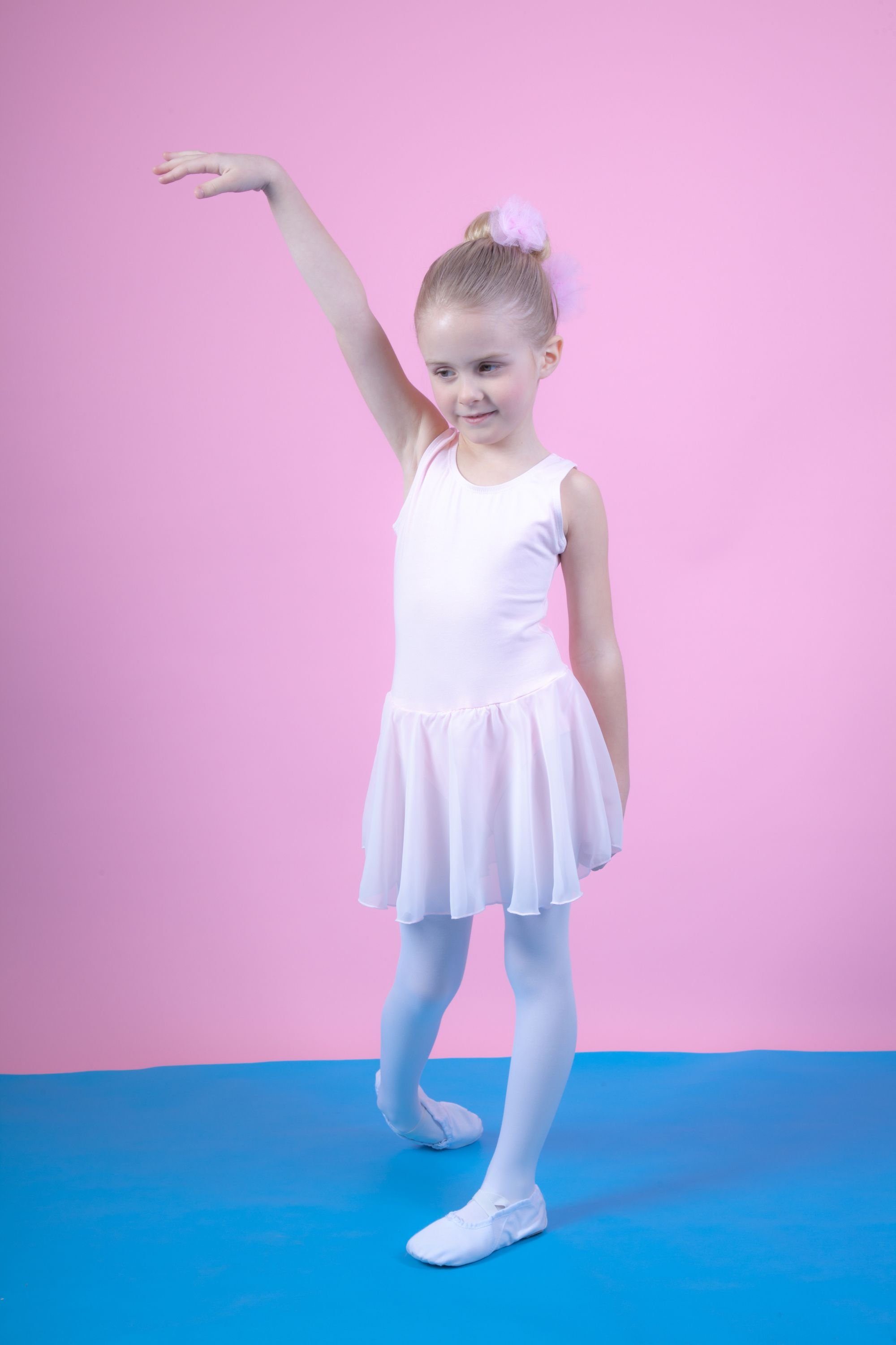 tanzmuster Chiffonkleid Ballettkleid Bella aus weicher Baumwolle Ballettbody mit Schlüssellochausschnitt für Mädchen fürs Kinder Ballett