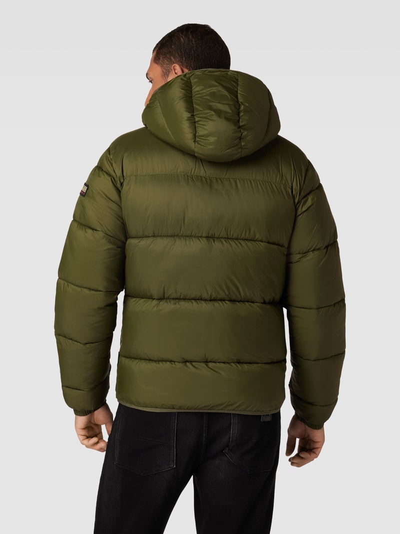 Steppjacke mit Kapuze Modell 'A-SUOMI' in olivgrün