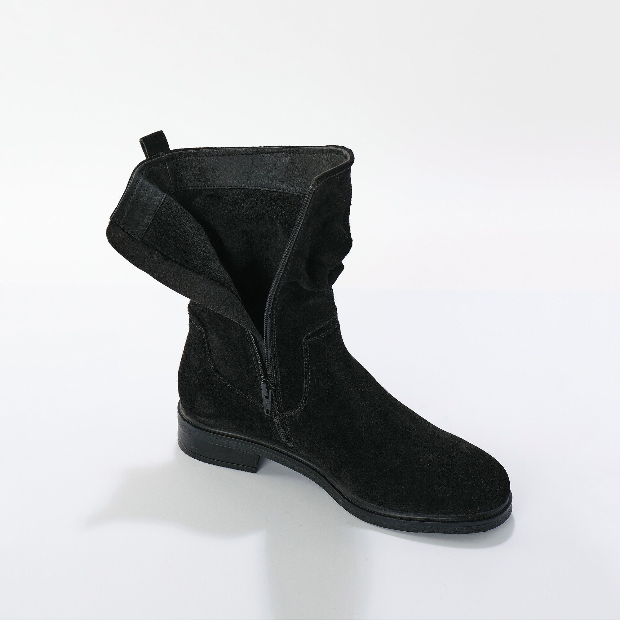 Bottes fourrées en cuir plissé