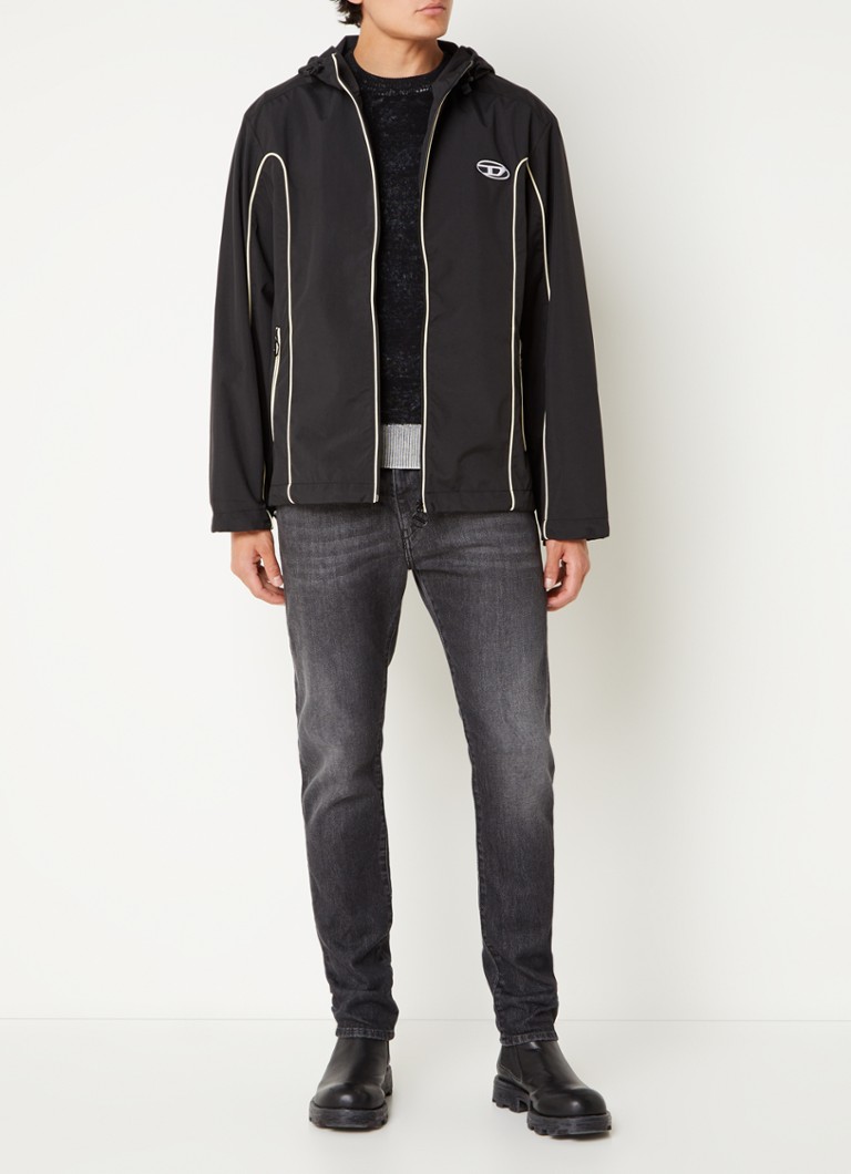 Giacca a vento Diesel J-Hives con cappuccio e logo ricamato.