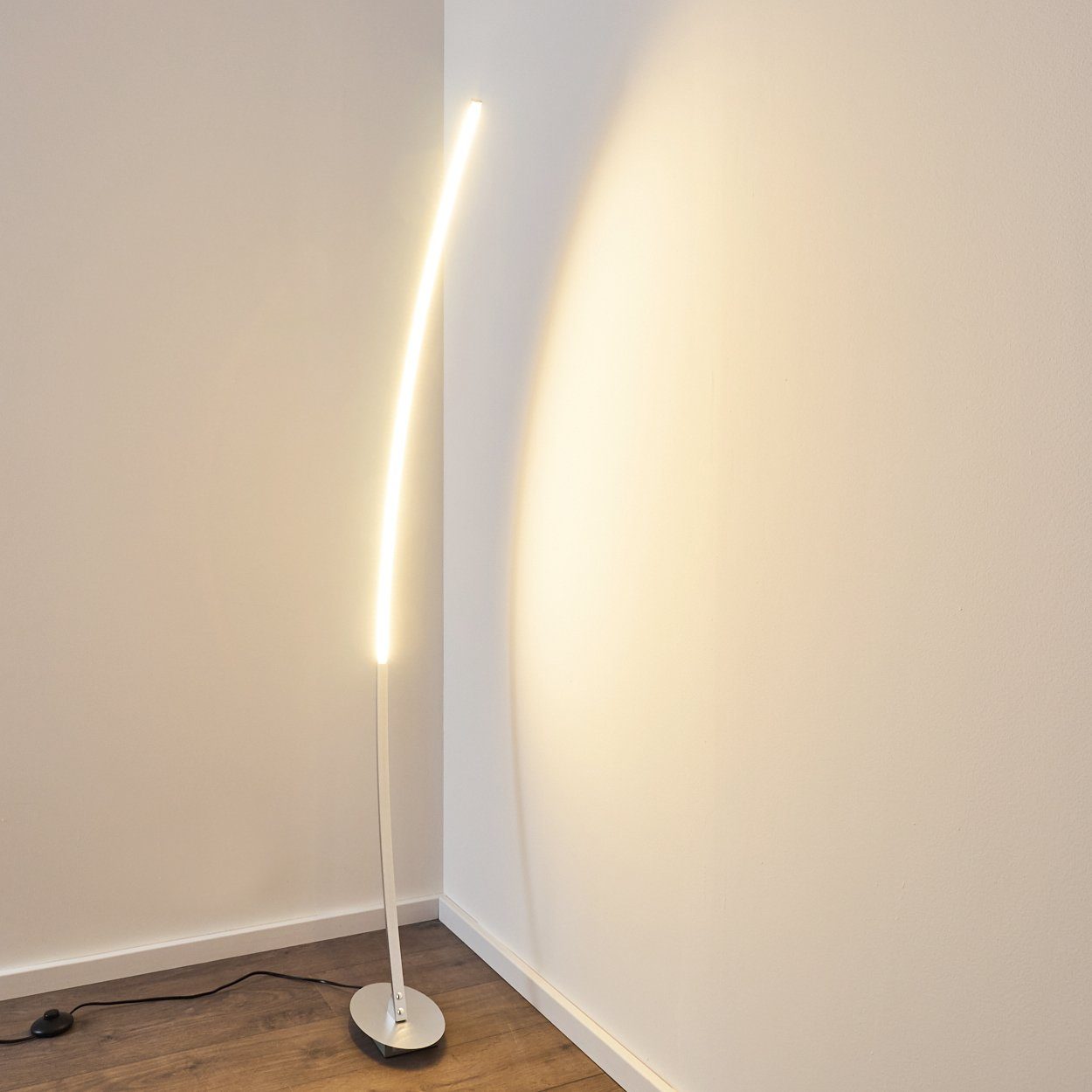 hofstein Bogenlampe Oneto LED Designer Standlampe in Aluminiumgebürstet, mit Fußschalter und Kabel, Leselampe, fest eingebaute LEDs 1100 Lumen