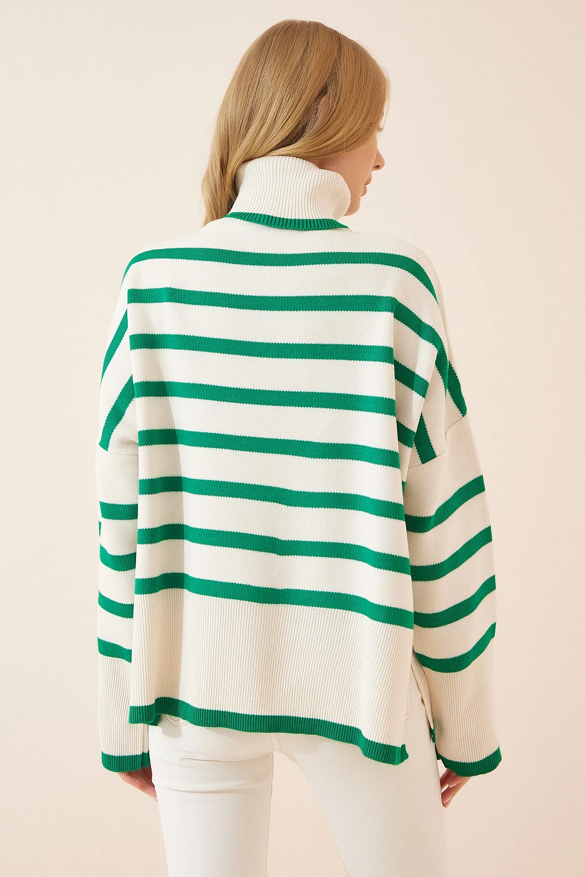 Happiness İstanbul  Grüner Rollkragenpullover mit Streifenmuster für Damen in Übergröße, BV00014