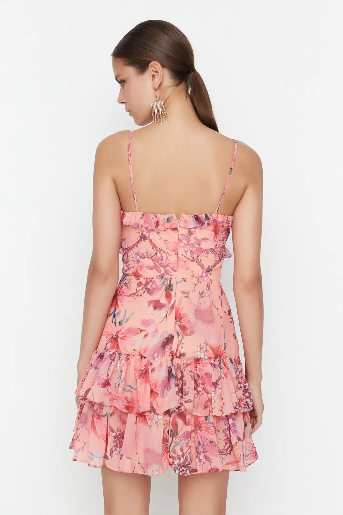 Trendyol Collection  Mehrfarbiges, gefüttertes Chiffon-Volant-Blumenmuster, elegantes Abendkleid TPRSS22EL3027