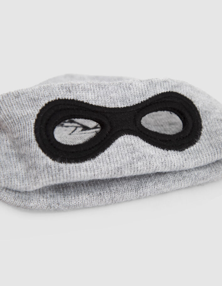 Bonnet gris tricot brodé découpe masque bébé garçon