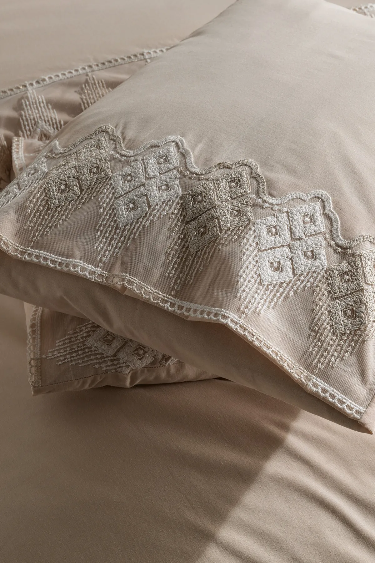 Çeyiz Diyarı  Irina Dowry Bettbezug-Set aus französischer Spitze, Cappucino