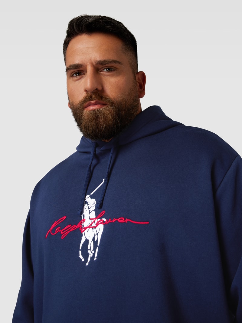 PLUS SIZE Hoodie mit Label-Stitching in marineblau
