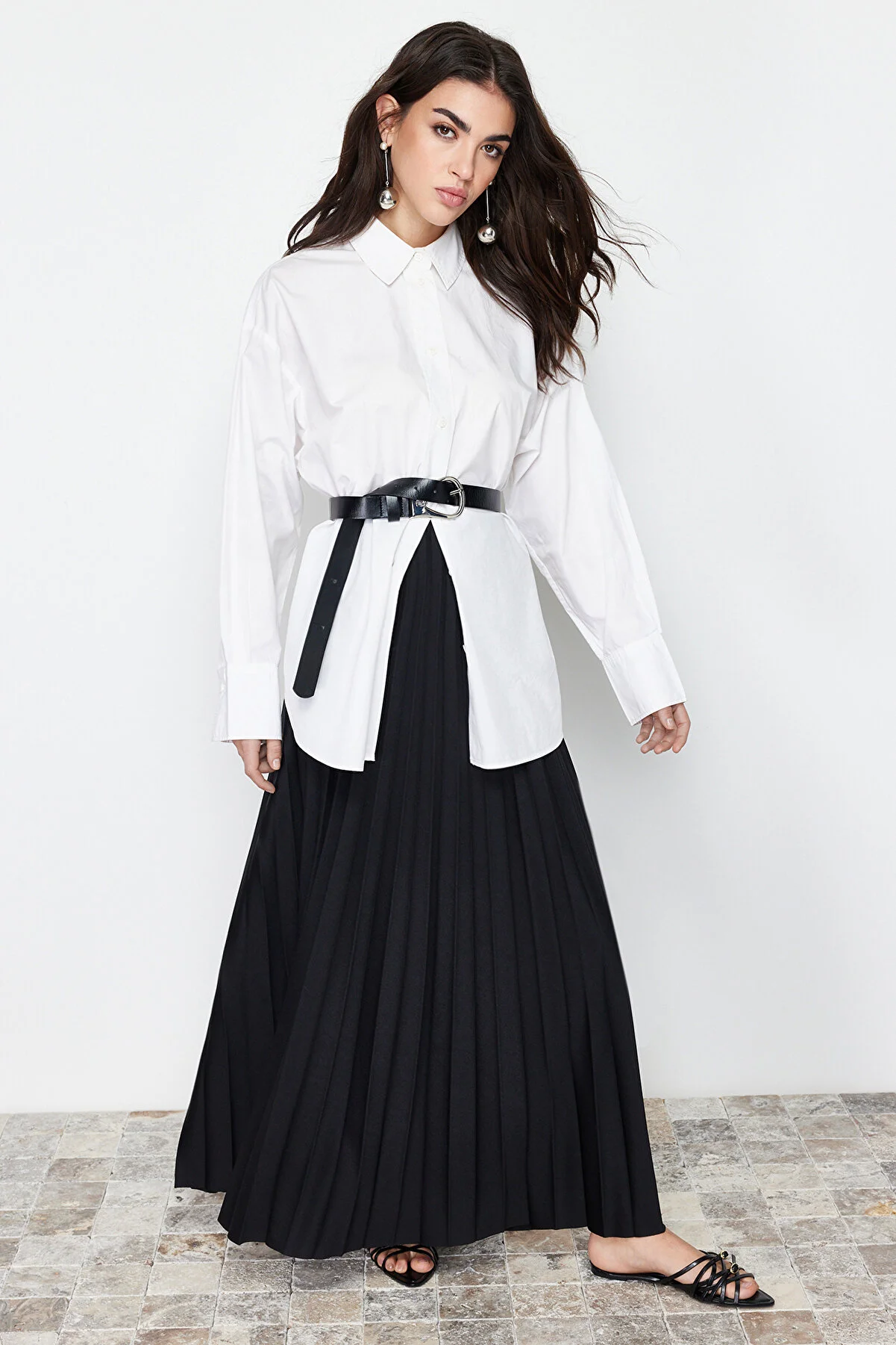Trendyol Modest  Schwarzer plissierter Strickrock TCTSS24EE00005