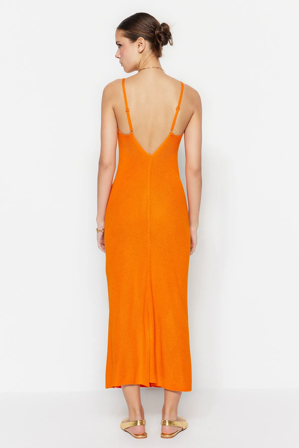 Trendyol Collection  Orangefarbenes Maxi-Strick-Basic-Kleid TWOSS20EL1574