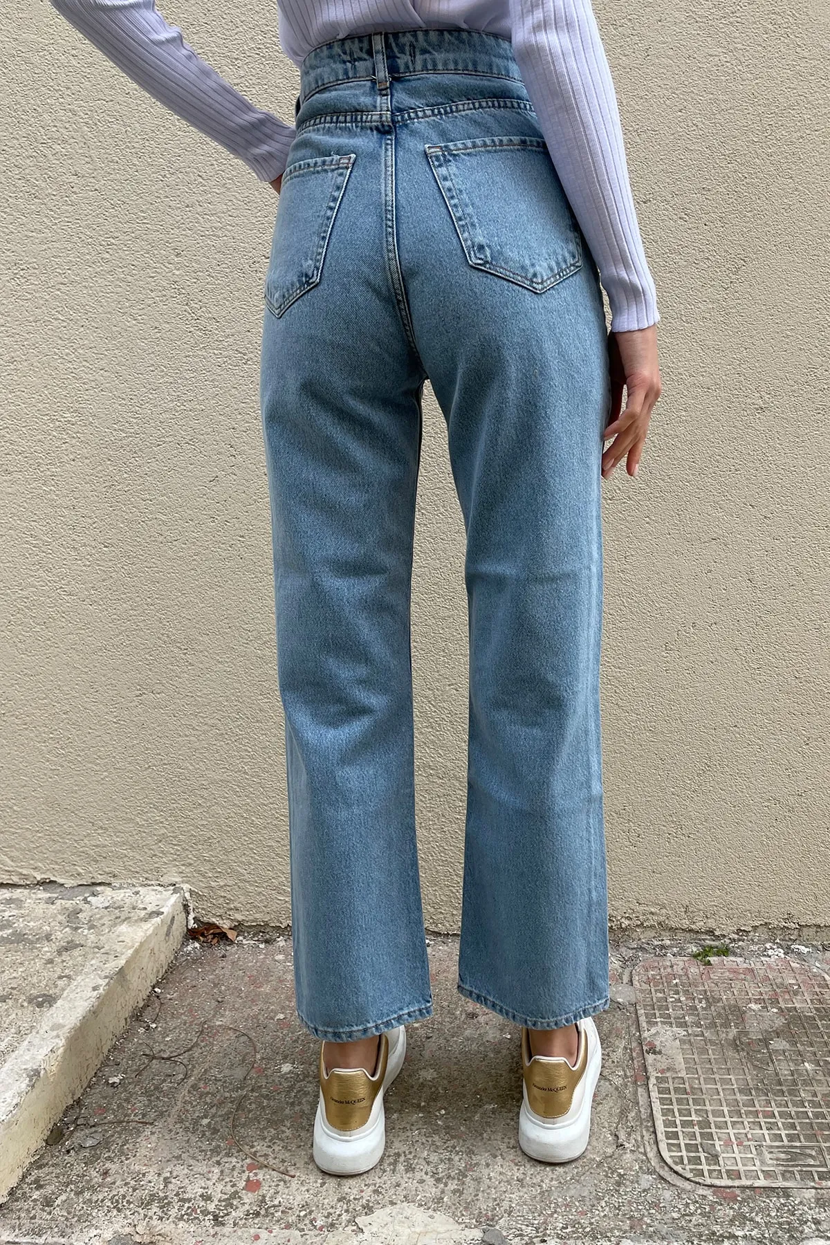 Trend Alaçatı Stili  Blaue Jeanshose für Damen mit hoher Taille, fünf Taschen, zerrissenen Knien, weitem Bein, ALC-X9982