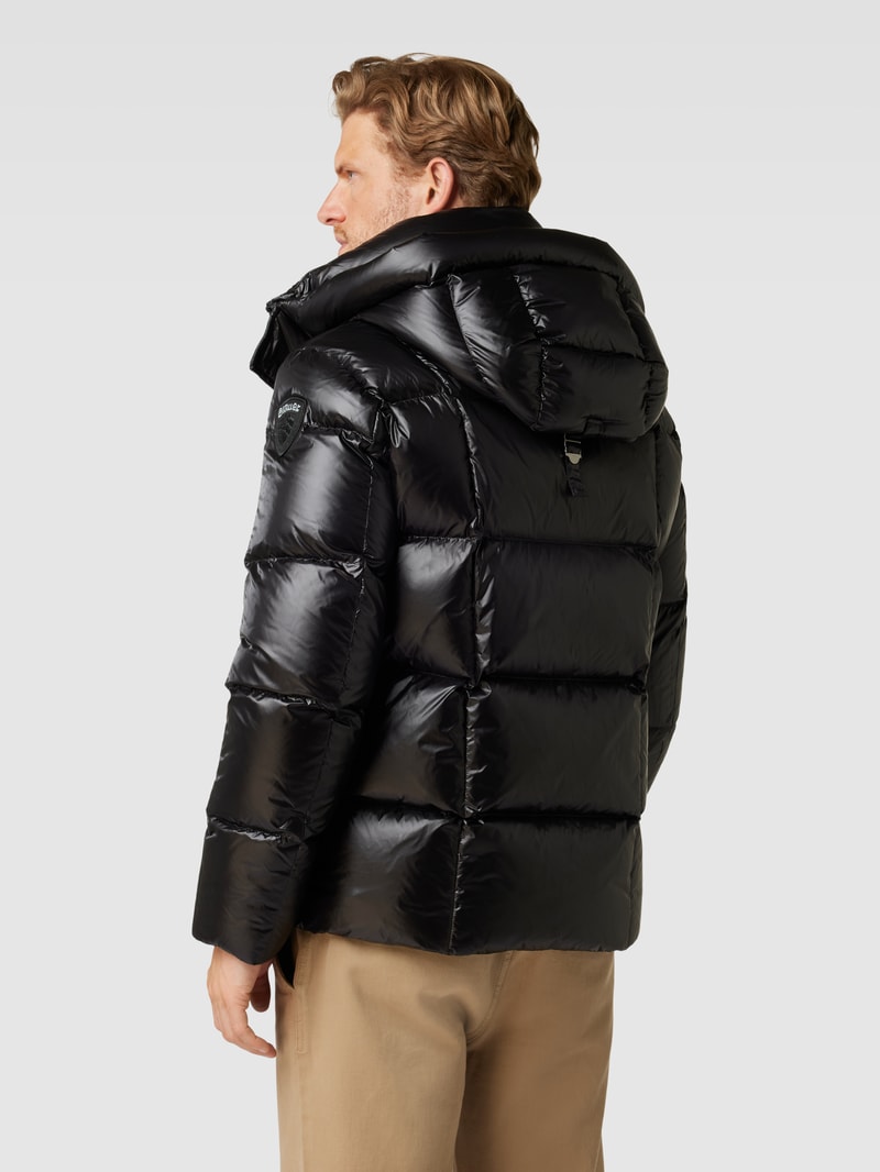 Daunenjacke in Stepp-Optik mit Label-Detail in schwarz