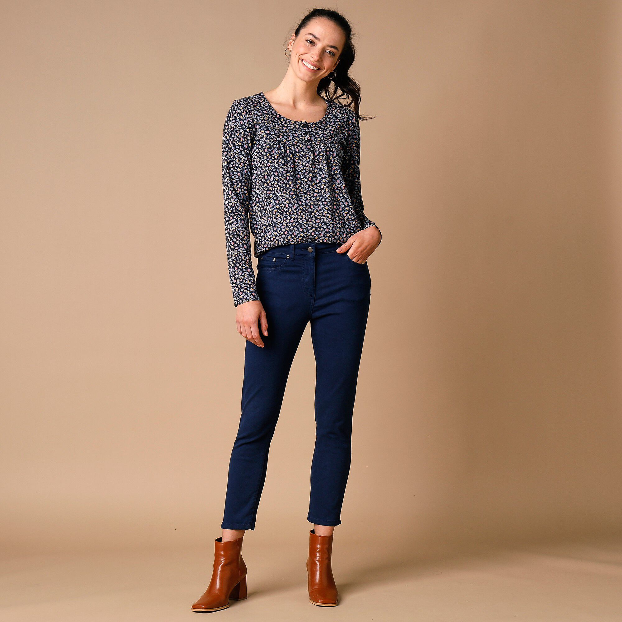 Pantalon 7/8ème fuselé stretch uni