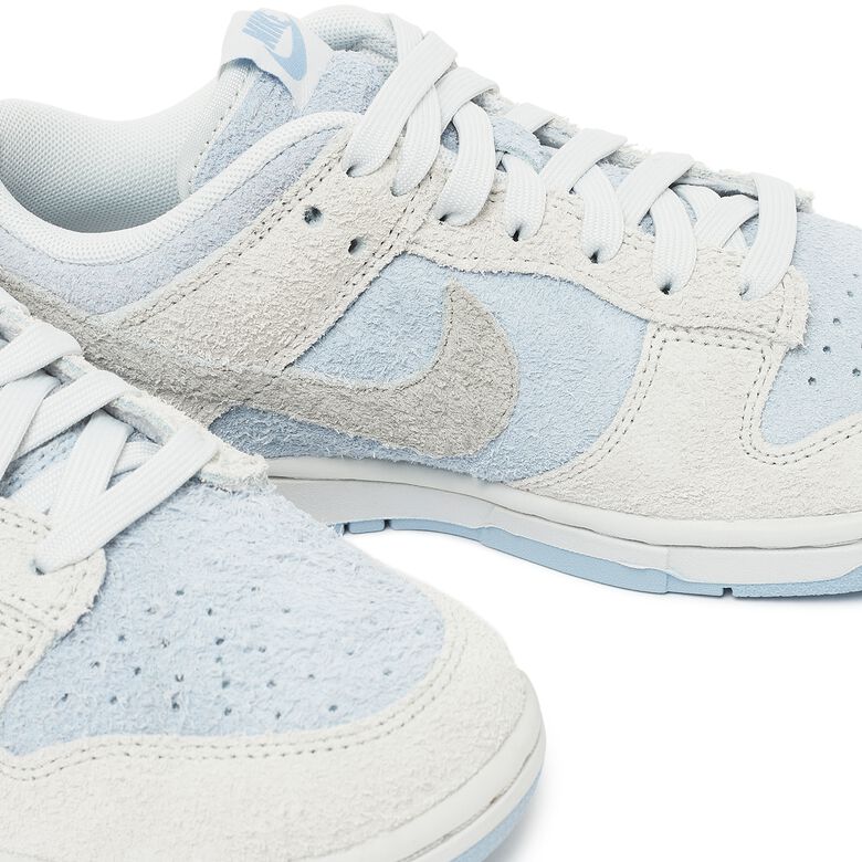 NIKE Wmns Dunk Low 