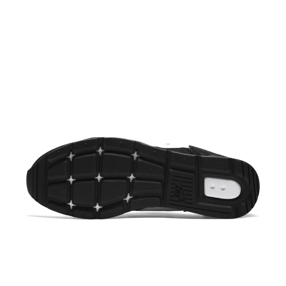 Nike Venture Runner CK2944-002 / schwarz