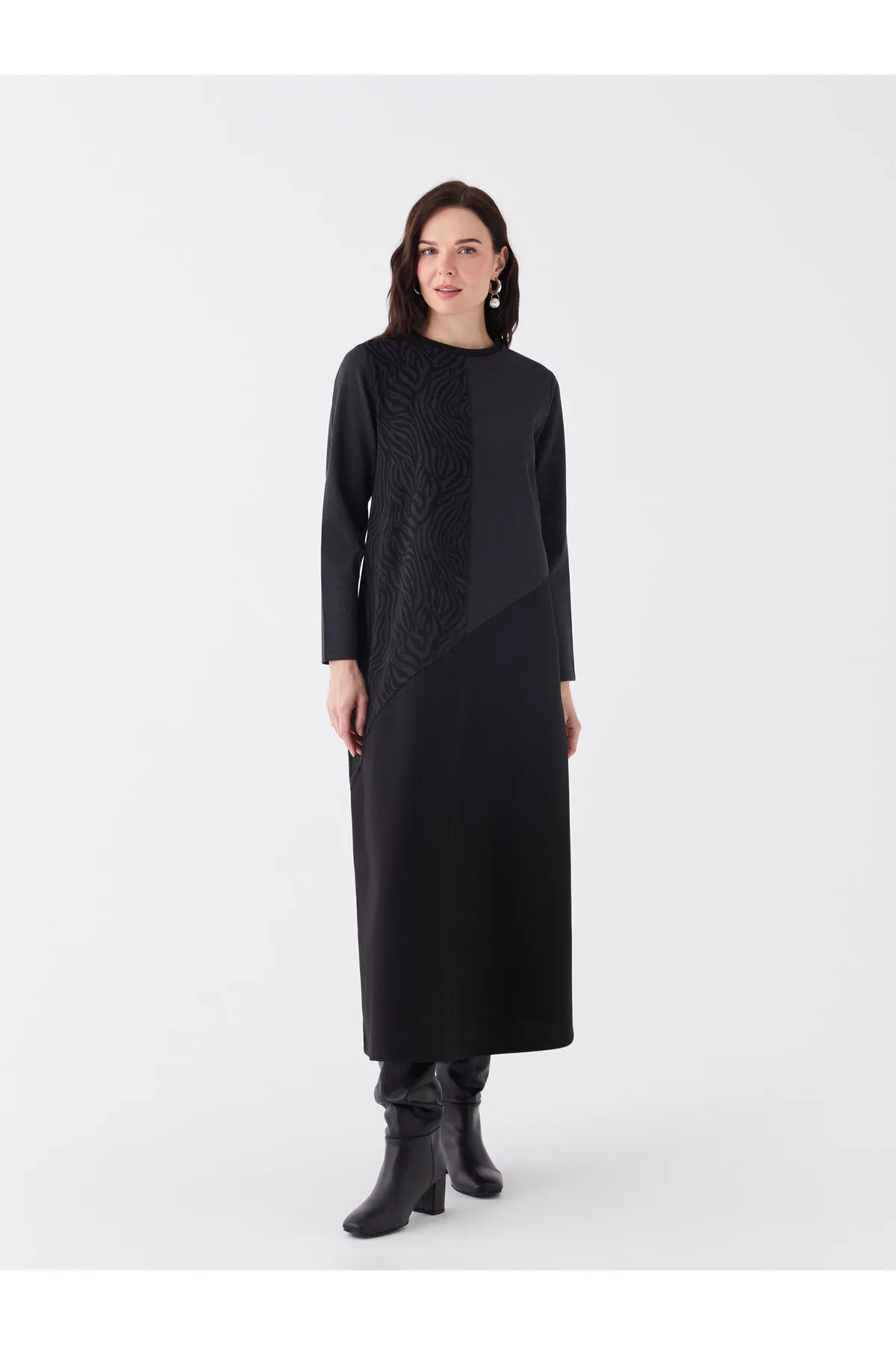LC Waikiki  Langärmliges Damenkleid mit Rundhalsausschnitt und Farbblockdesign