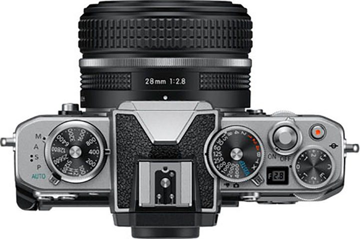 Nikon Kit Z fc + 28 SE Systemkamera (NIKKOR Z 28 mm 1:2,8 SE, 20,9 MP, Bluetooth, WLAN (WiFi)