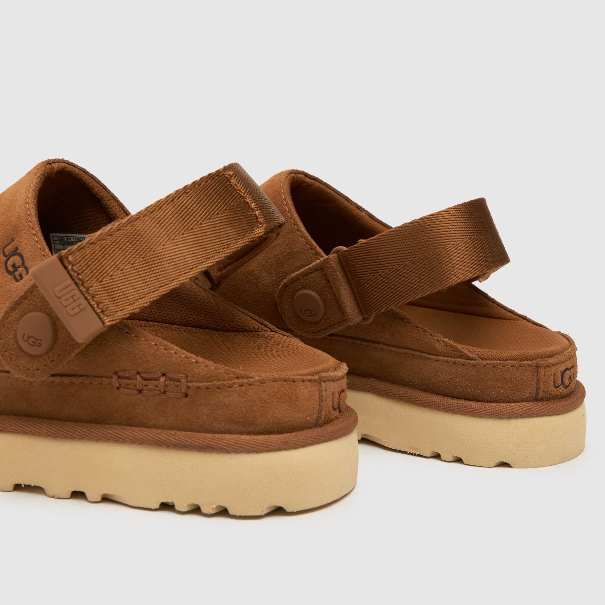 UGG Goldenstar klumpa szandál gesztenyebarna