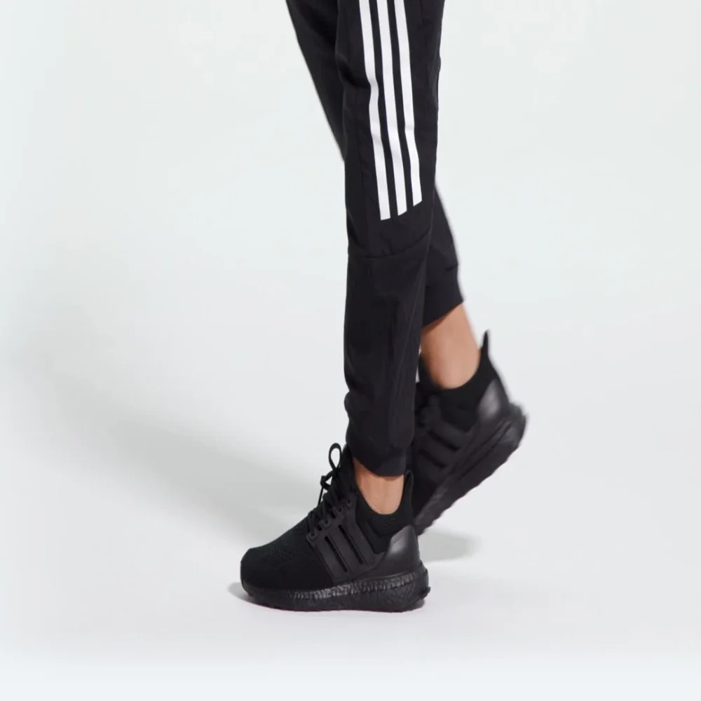 adidas Ultraboost 1.0 HQ4199 / schwarz