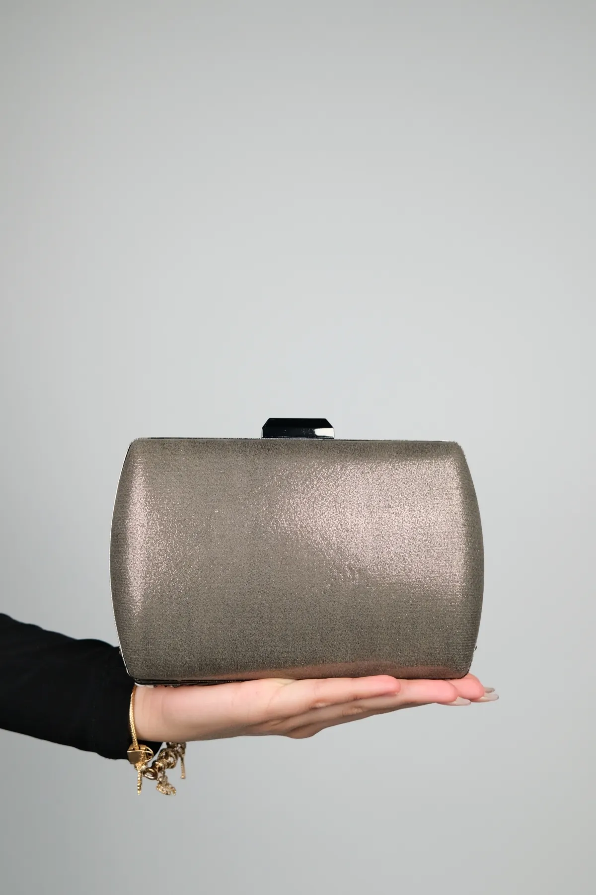 LuviShoes  SEUL Abendtasche für Damen in Platin mit Kieselsteinen