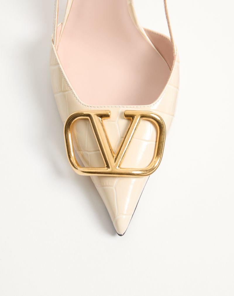 Sapato de salto slingback de 80 mm em couro de bezerro com estampa da assinatura VLogo.