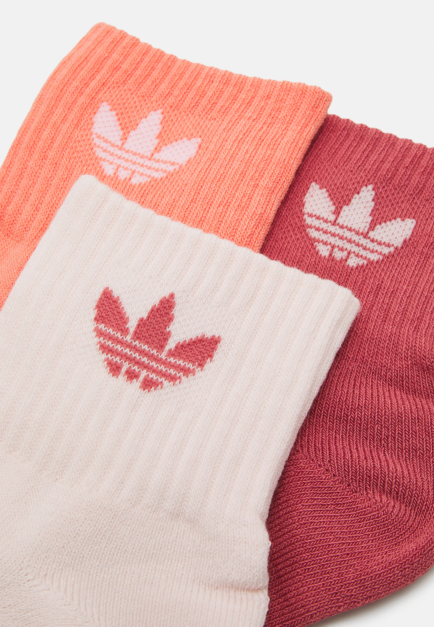 adidas Originals MID ANKLE UNISEX PACK DE 3 - Calcetines - fusión cuarzo/semi coral/rojo