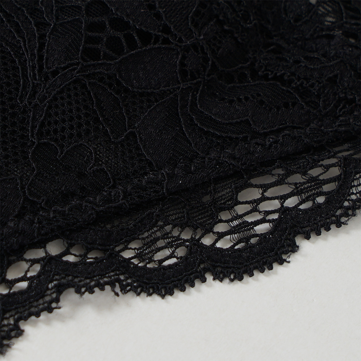 3 Damen Strings aus floraler Spitze