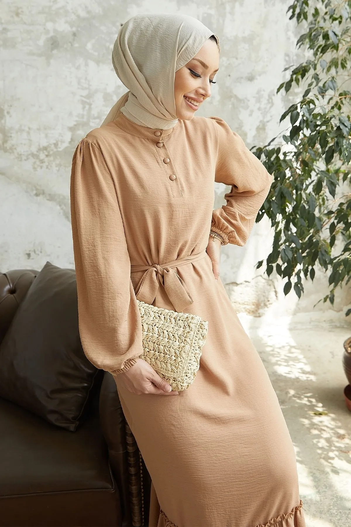 InStyle  Meyra Ayrobin-Kleid mit Knöpfen – Milchbraun