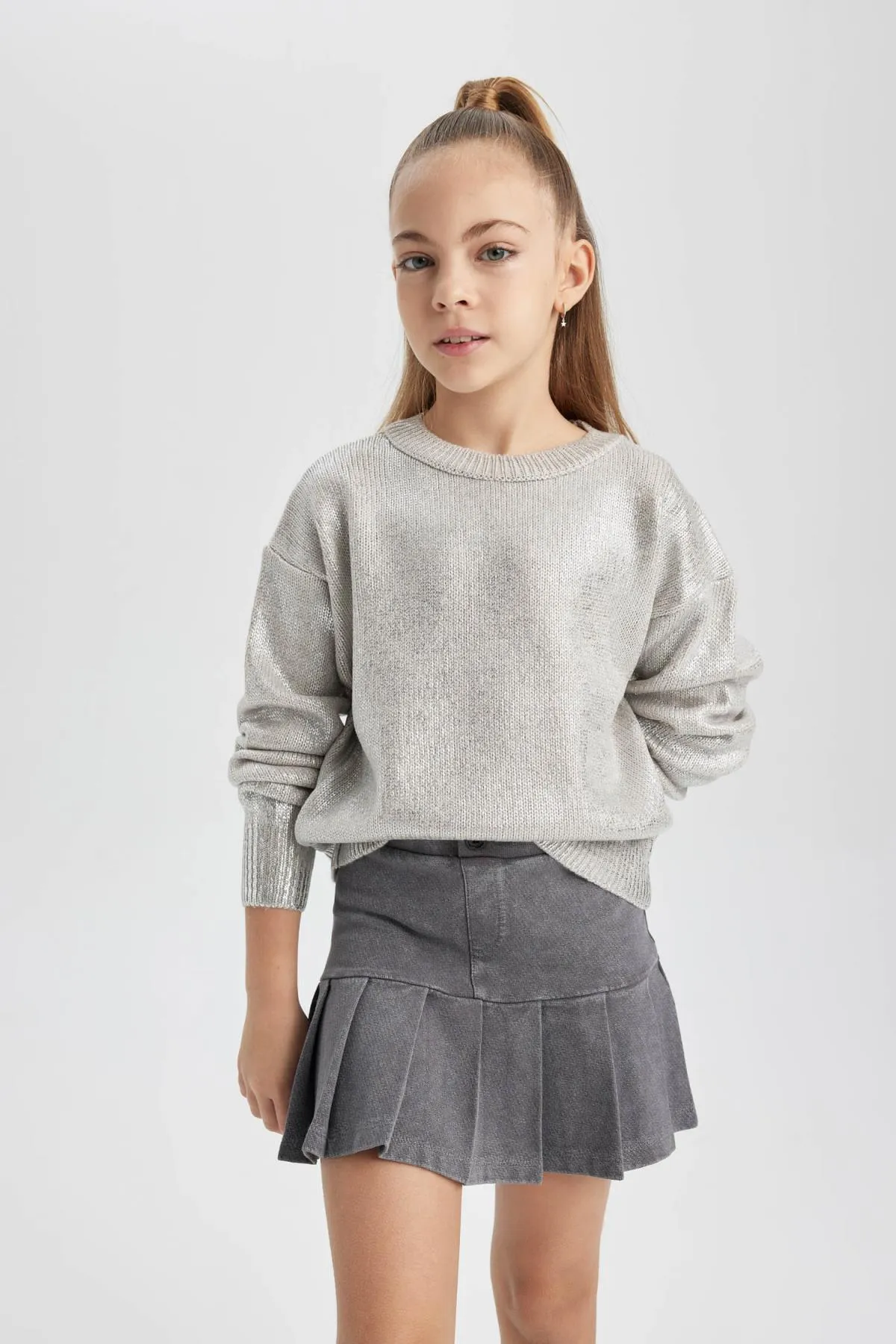 DeFacto  Mädchenpullover mit normaler Passform und Rundhalsausschnitt
