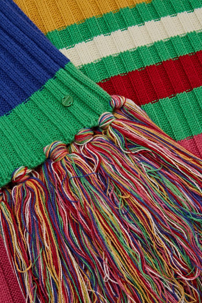 Rippstrickschal im Regenbogen-Design