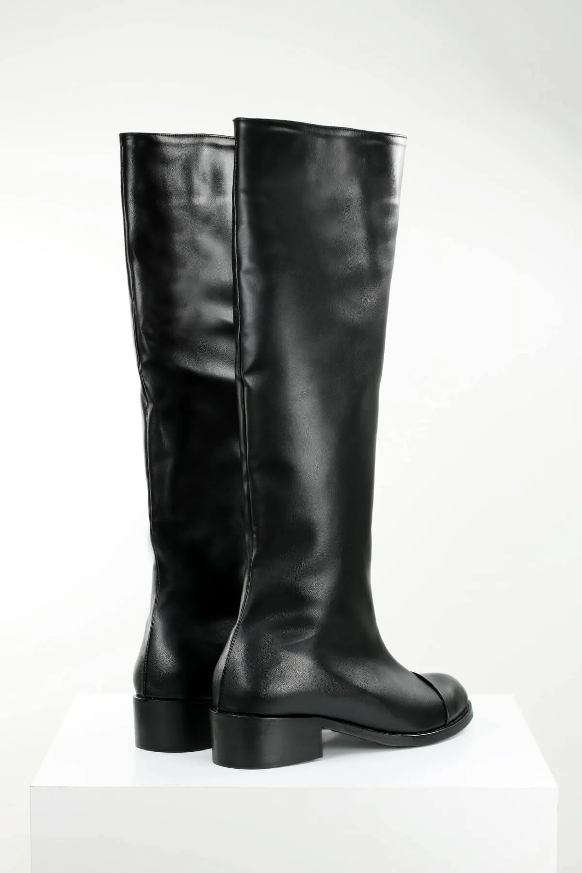 Mio Gusto  Parley schwarze Farbe ohne Reißverschluss, dünne, mit Kunstfell gefütterte Damen-Reitstiefel