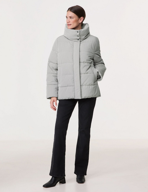 Gefütterte Outdoorjacke mit Seitenschlitzen