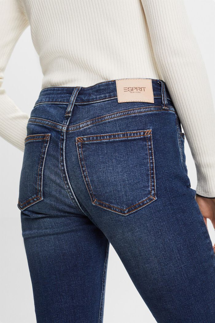 Schmale Jeans mit mittlerer Bundhöhe
