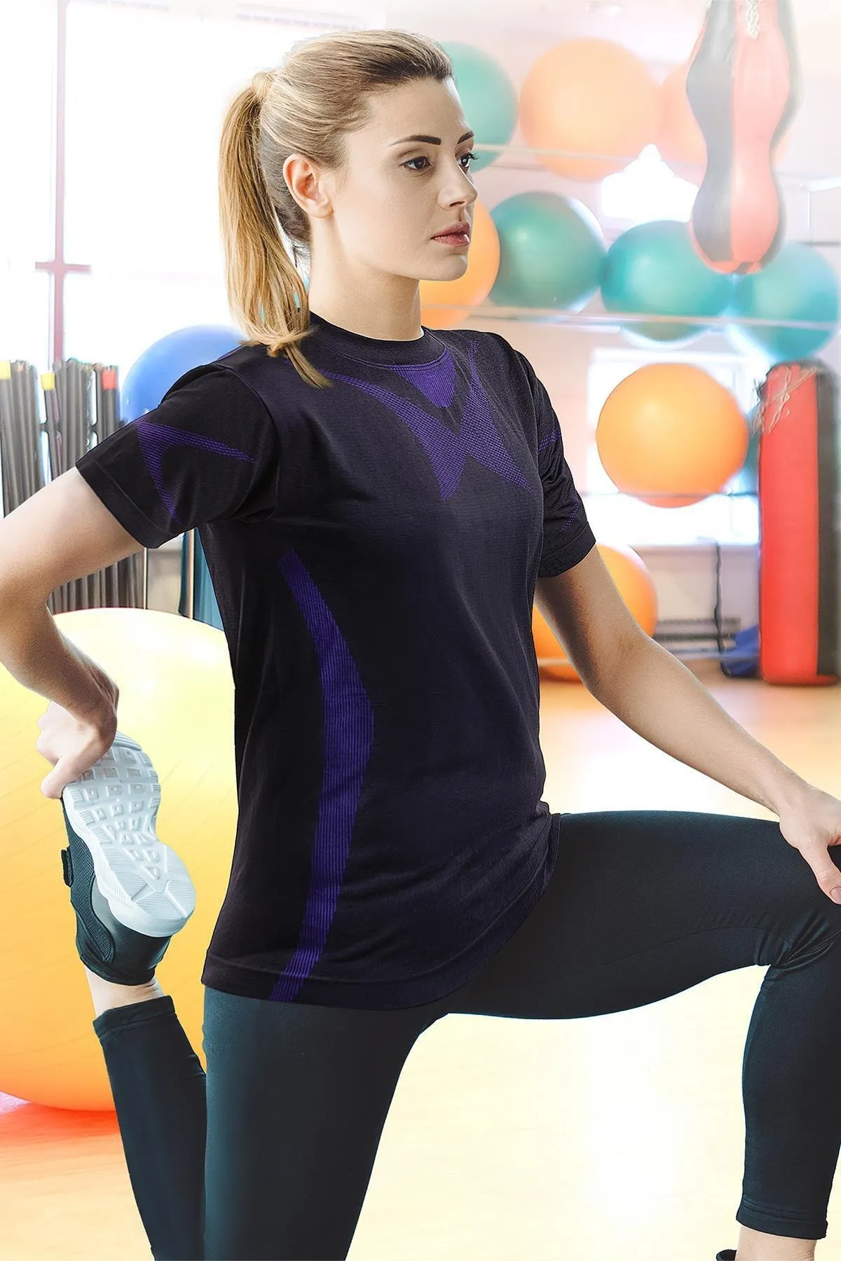 Doremi  Schwarzes nahtloses Sport-T-Shirt für Damen der neuen Saison