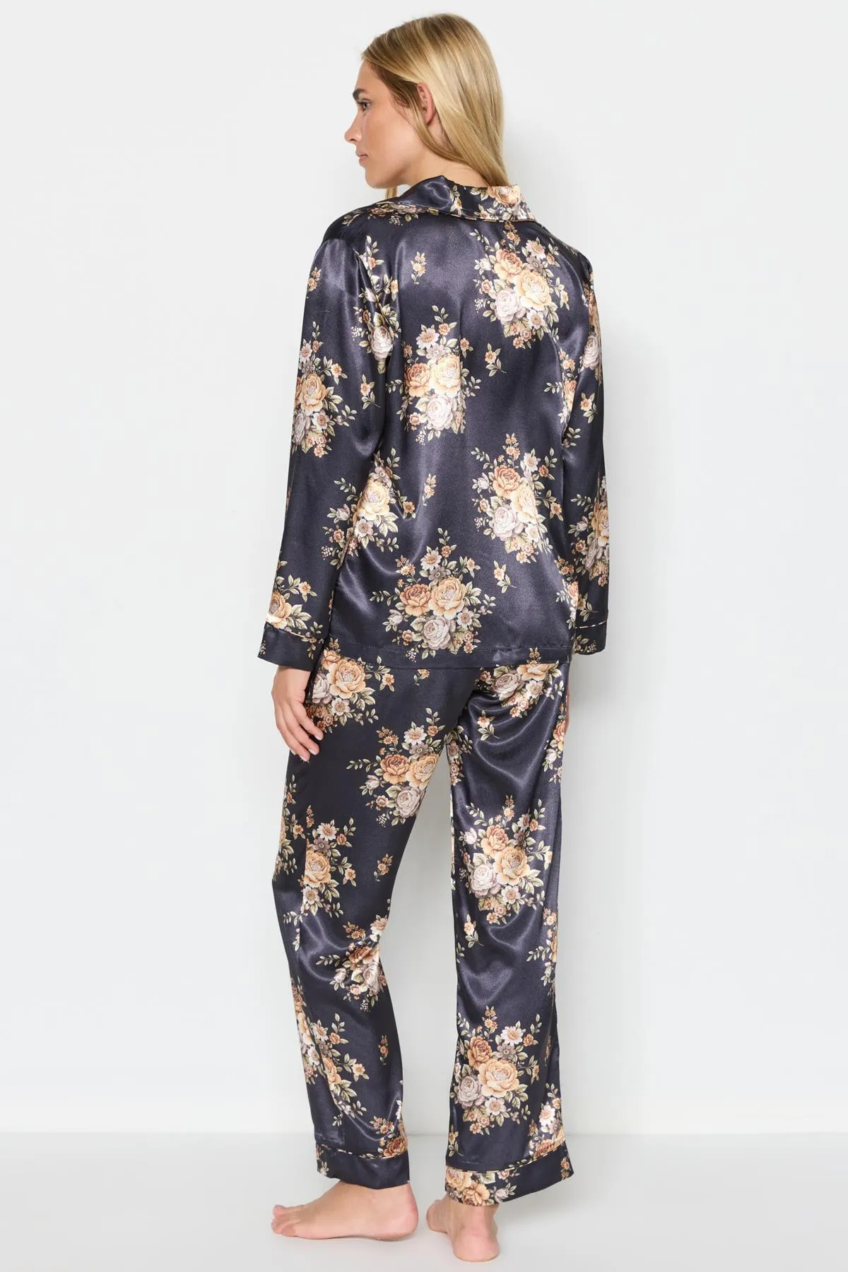C&City  Gemustertes 7-teiliges Satin-Pyjama-Set 9550 Schwarz/Gelb