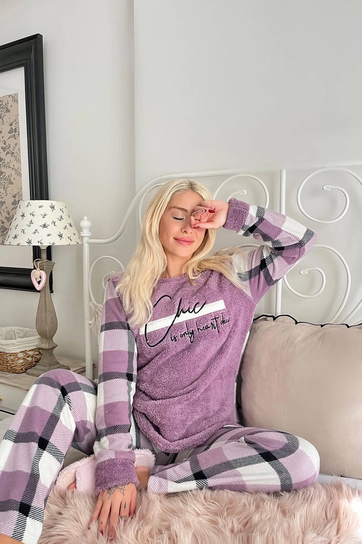 Pijamaevi  Lila Deep Chic gemustertes Plüsch-Pyjama-Set für Damen