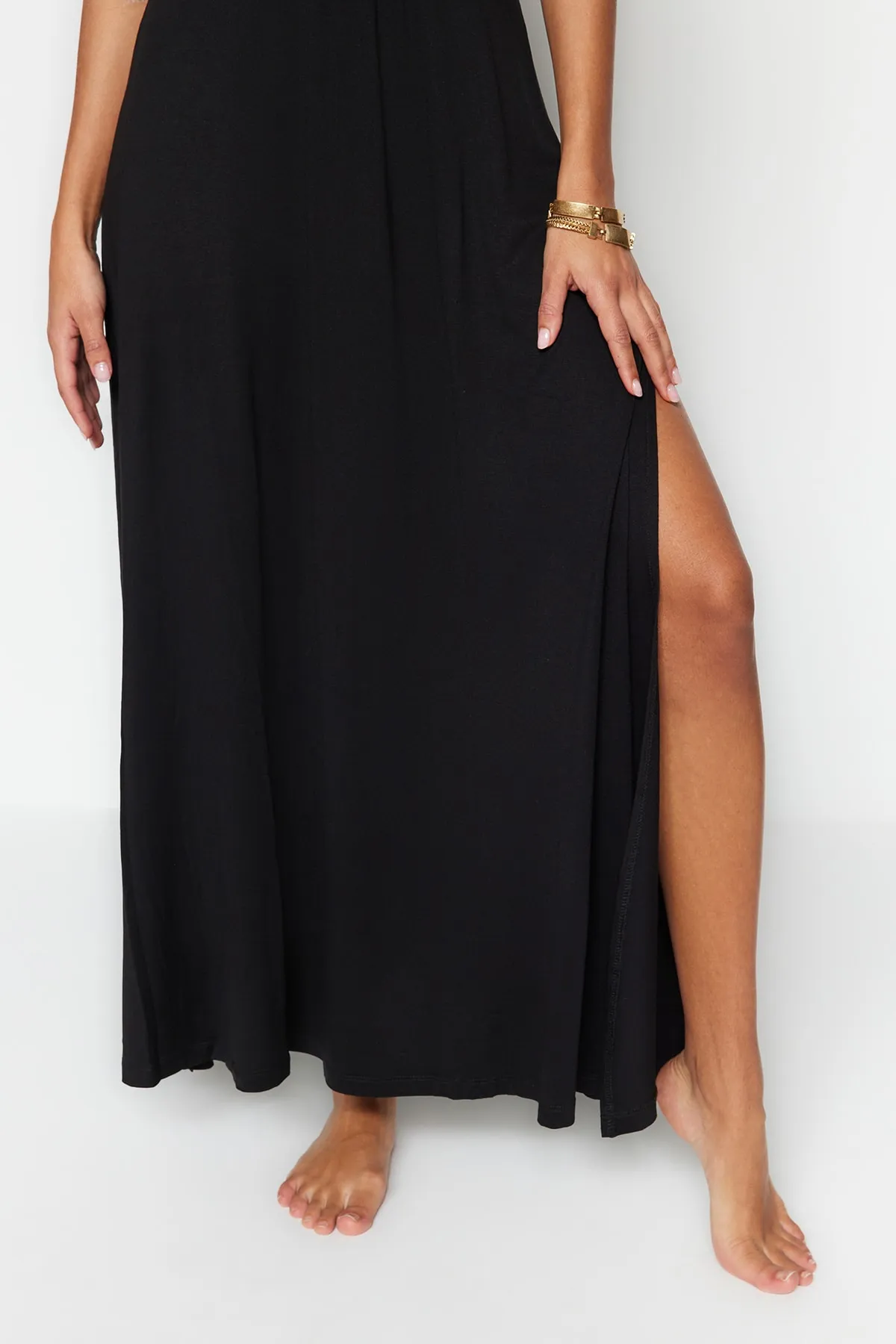 Trendyol Collection  Schwarzes, gestricktes Maxi-Strandkleid mit Gürtel und Gürtel TBESS21EL2992