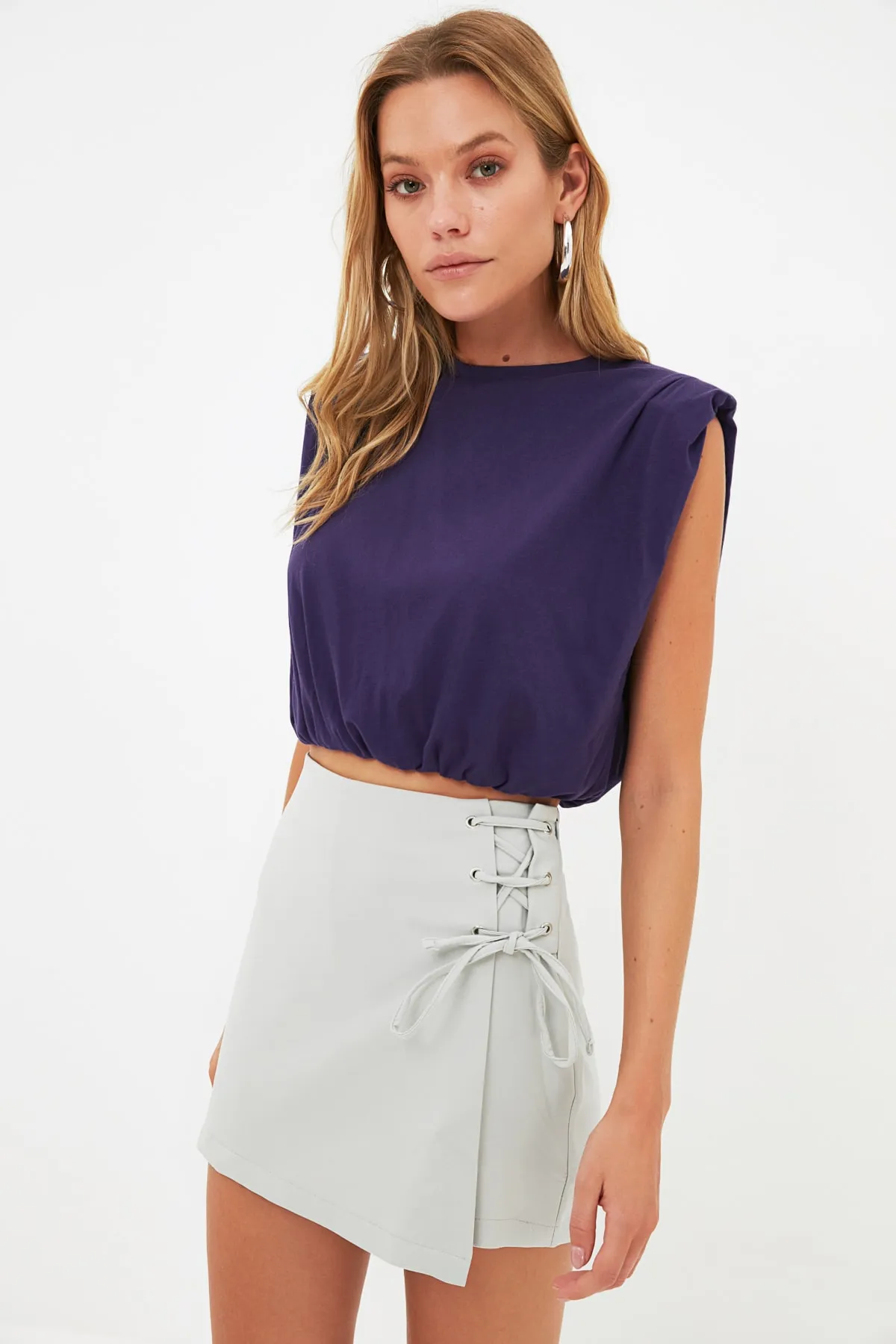 Trendyol Collection  Shorts - Grau - Hoher Bund