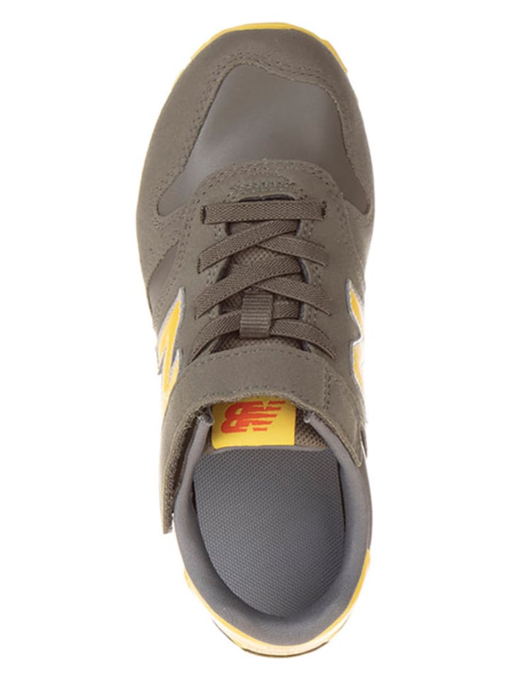New Balance Sneakers 