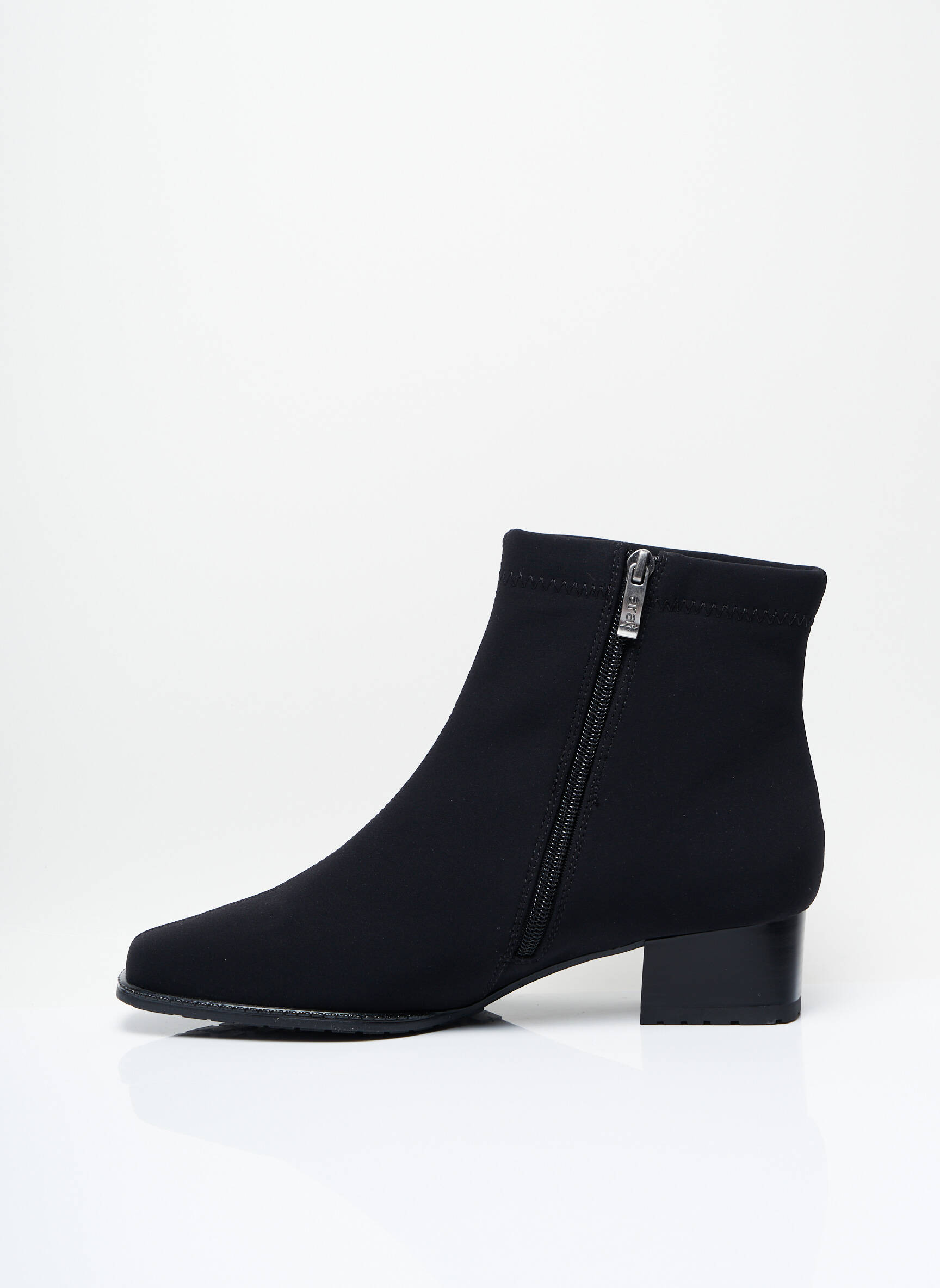 Regarde Le Ciel Bottines Femme couleur noir