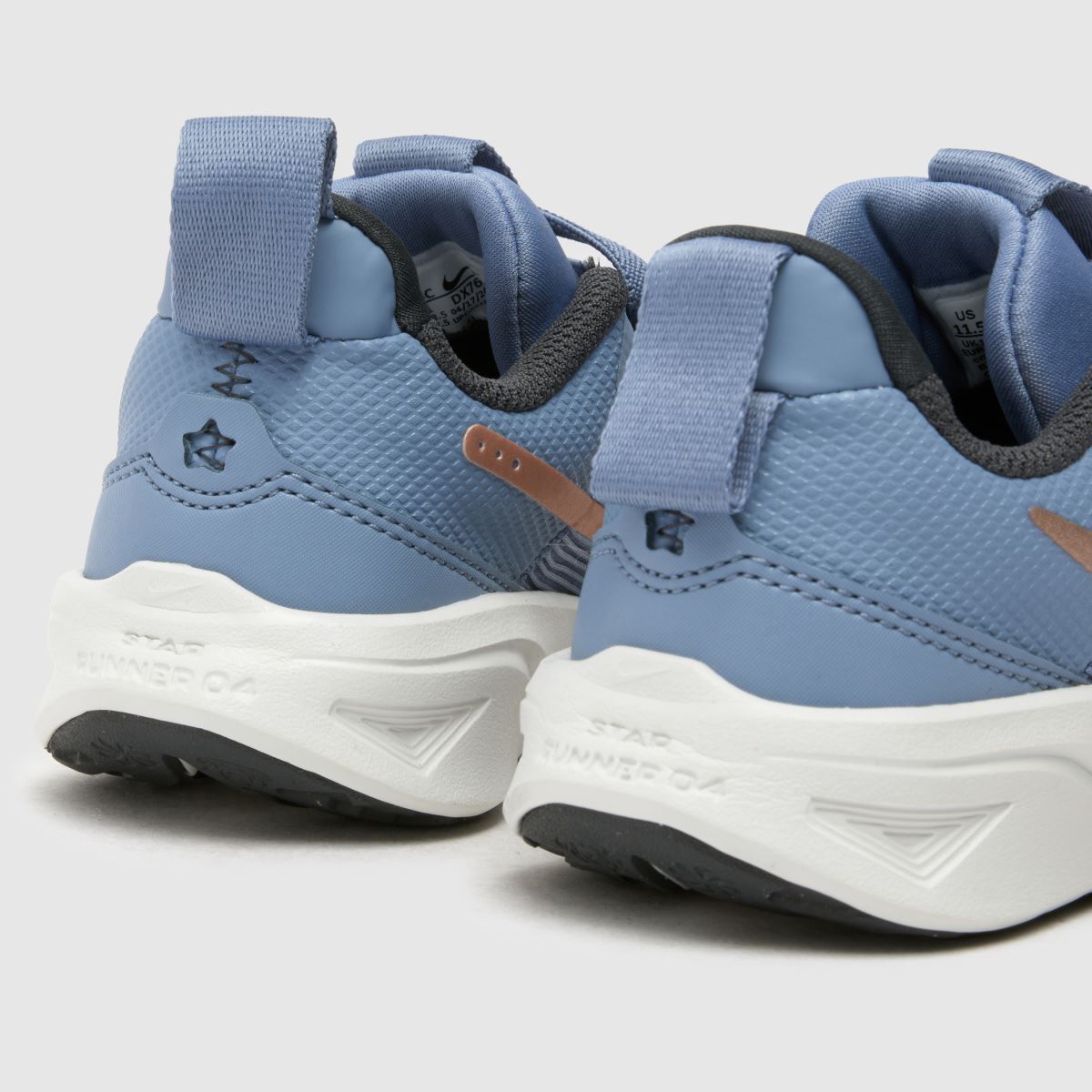 Nike grå Star Runner 4 flickor junior träningsskor