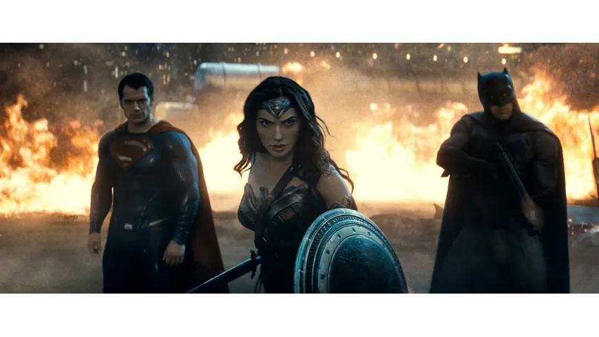 Batman v Superman: Dawn of Justice  (+ Blu-ray 2D Kinofassung) (+ Blu-ray 2D Ultimate Edition)