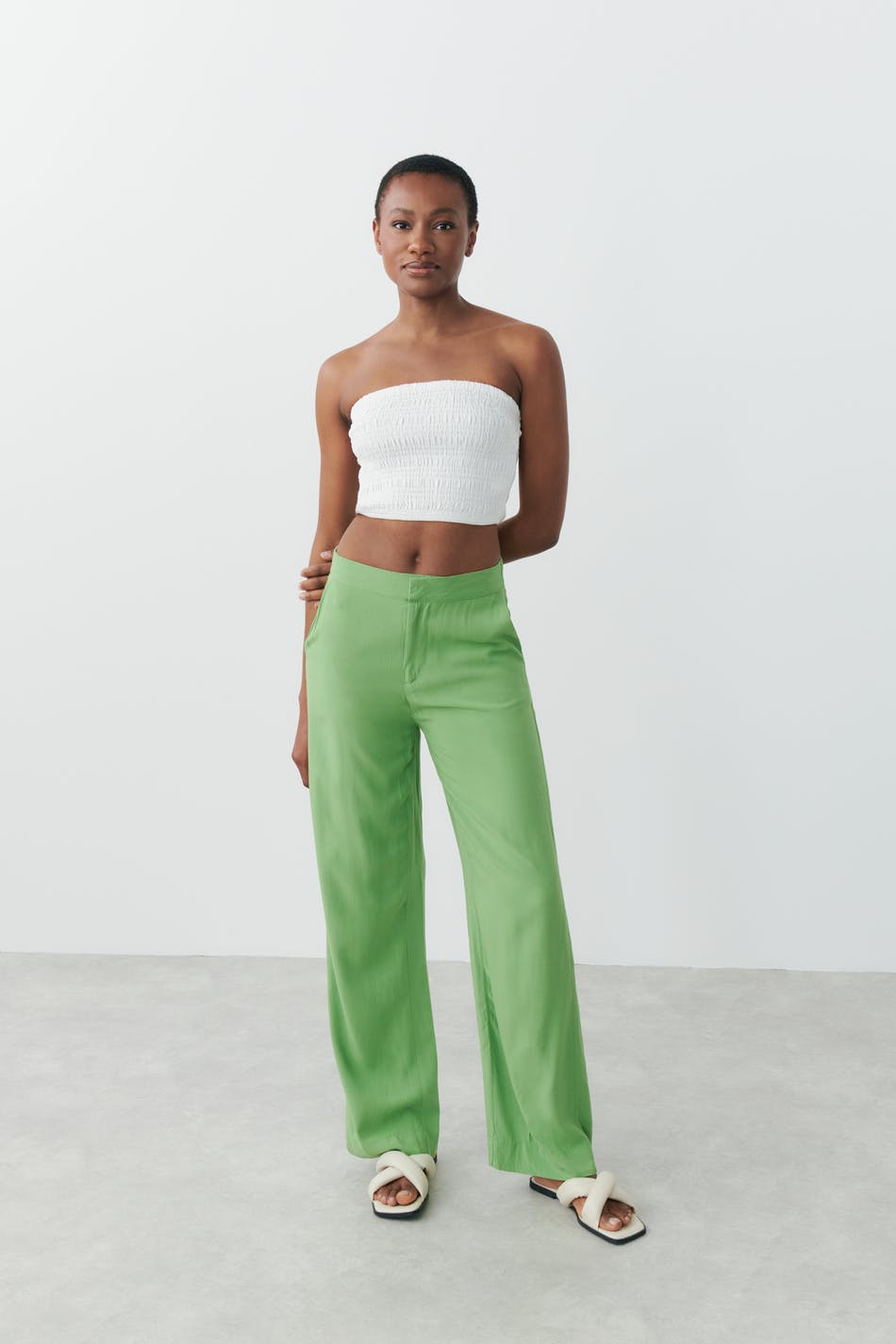 Relaxed viscose trousers