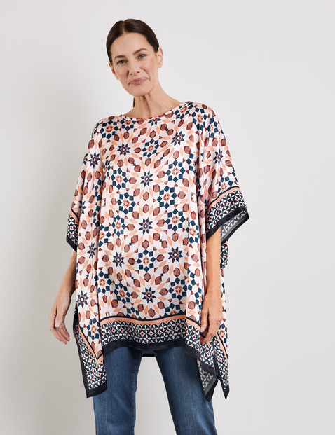 Gemusterter Poncho