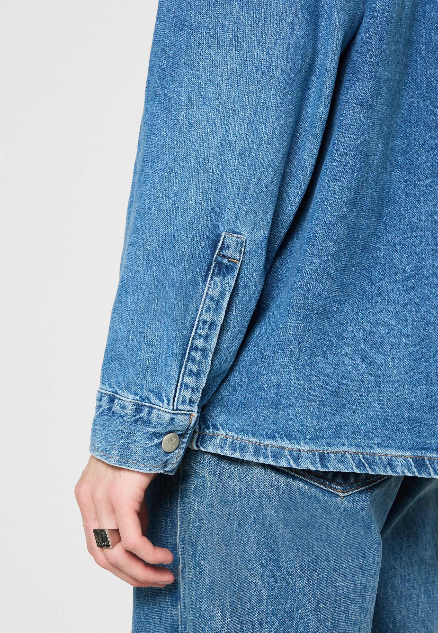 Calvin Klein Jeans SOBRECAMISA OVERTamaño - Chaqueta vaquera