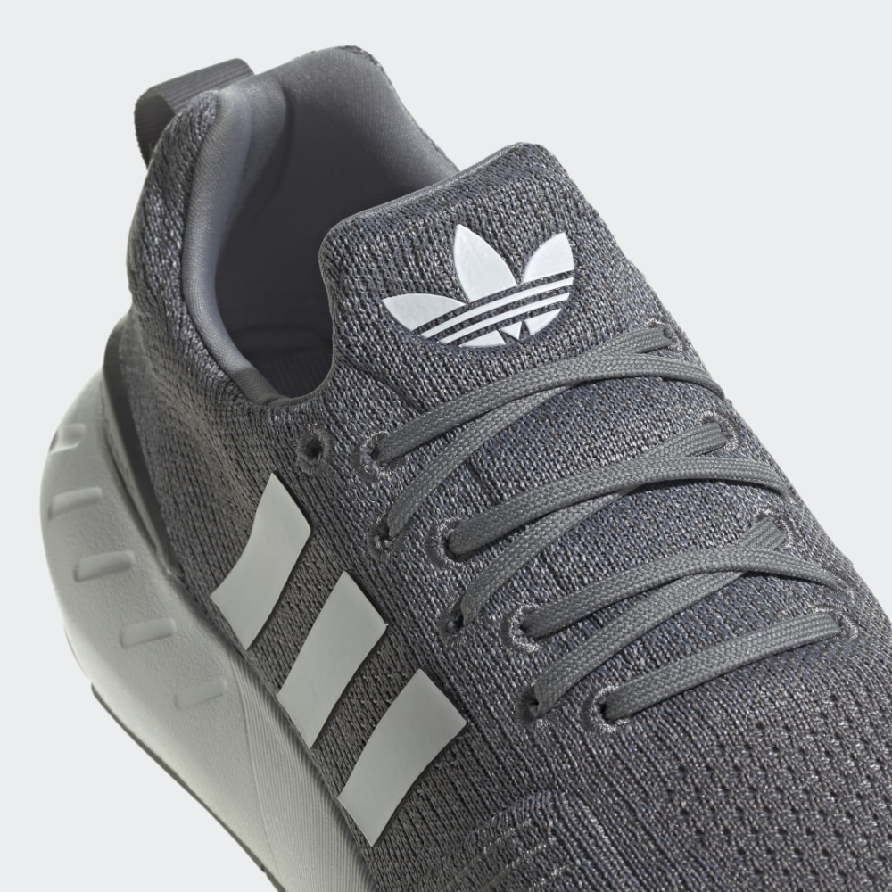 adidas Swift Run 22 GZ3495 / grau