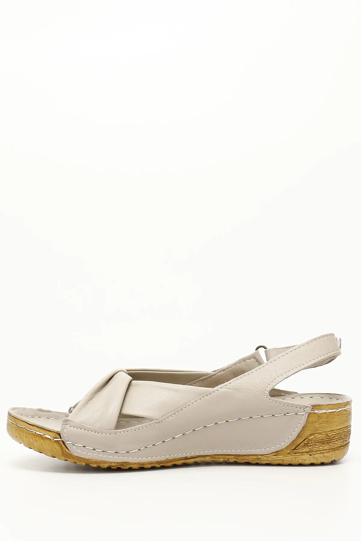 GÖNDERİ(R)  Cremefarbene Gön-Damen-Keilsandalen aus echtem Leder 42304