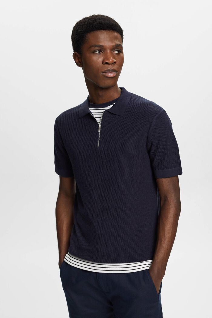 Strukturiertes Polohemd mit kurzem Reißverschluss