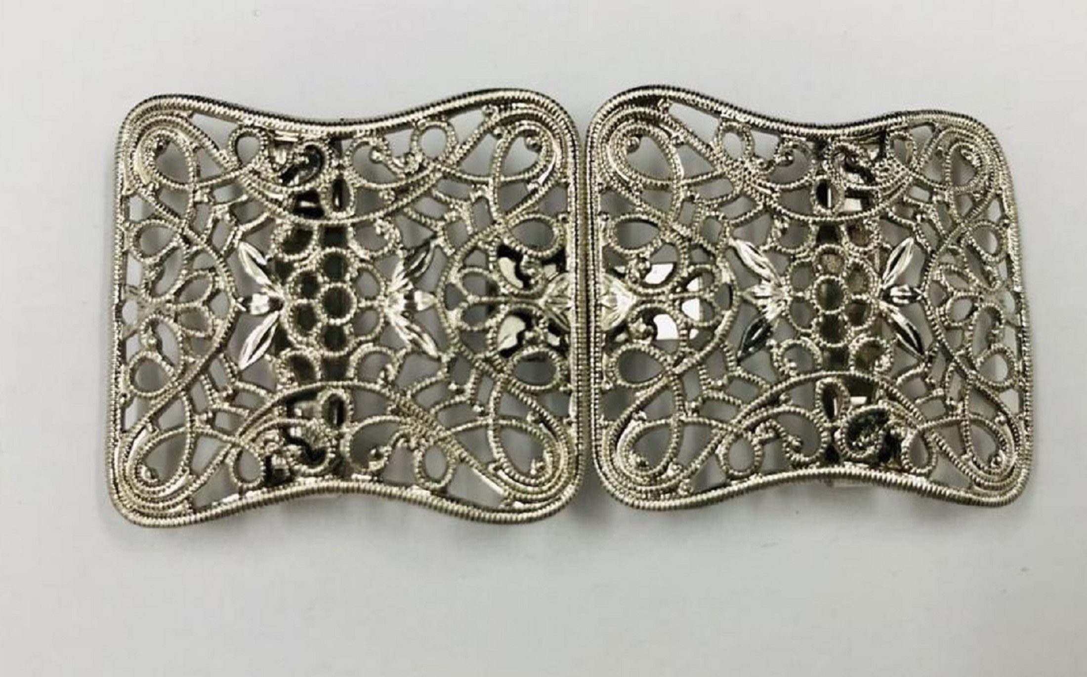 Pezzo D'oro Gürtelschnalle Dirndlschließe, Schürzenschließe, Trachtenschließe silber 2-teilig