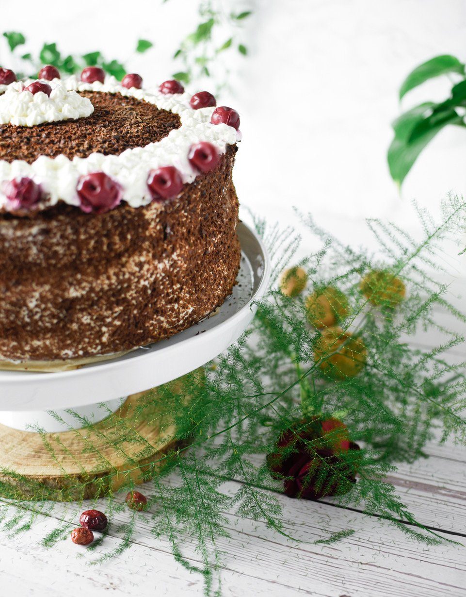 Sendez Kuchenplatte Große Tortenplatte ⌀30cm aus Porzellan Kuchenplatte Tortenständer Käseplatte Servierplatte, Porzellan